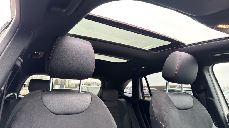 Mercedes-Benz GLA 220d 4Matic AMG Line Premium Plus 5dr Auto Diesel Hatchback